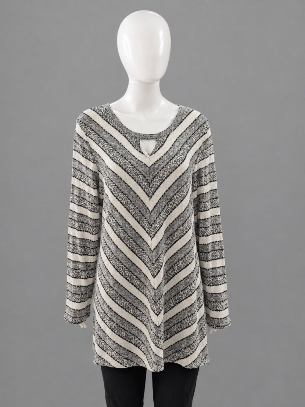 Est. 1946 Black and white striped knit top